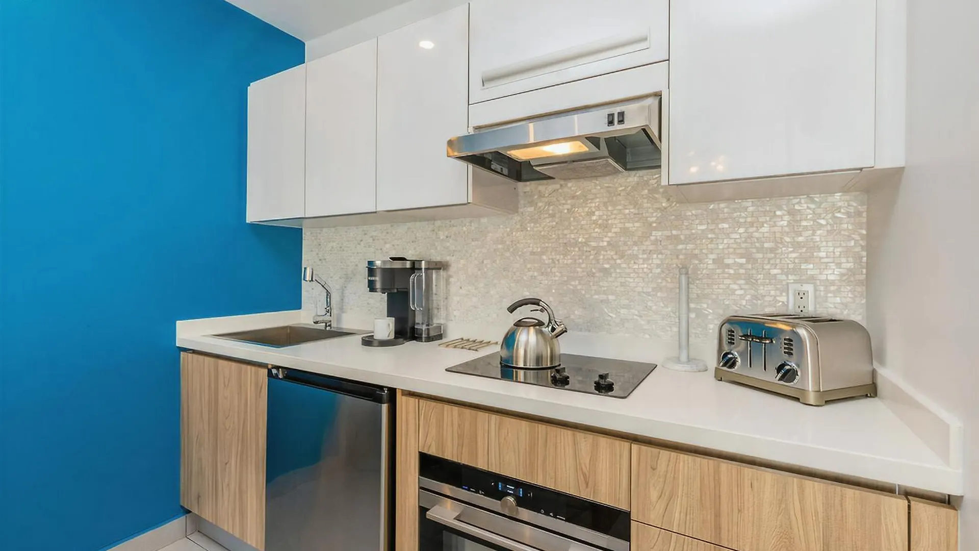 Modern Design Studio Ready For Enjoyment Oranjestad 0*,
